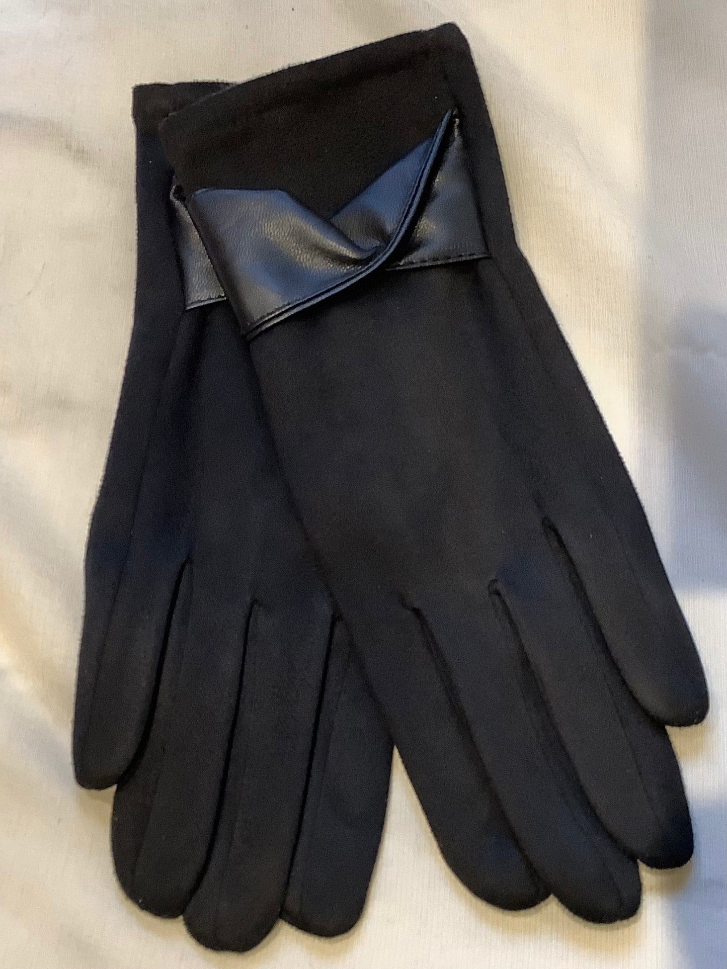 ASSORTED GLOVES