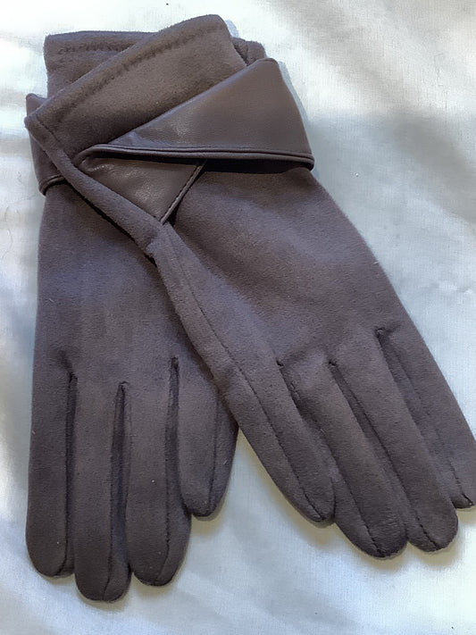 ASSORTED GLOVES